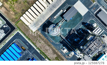 工業地帯の風景　真俯瞰空撮 125087278