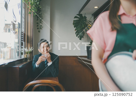 coffee shop 125090752