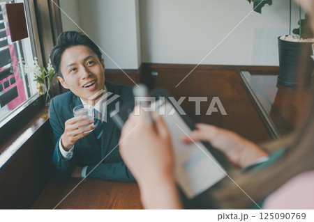 coffee shop 125090769