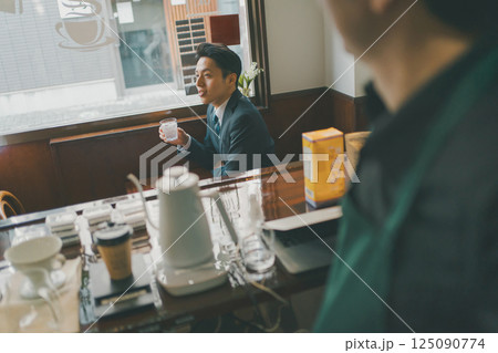 coffee shop 125090774