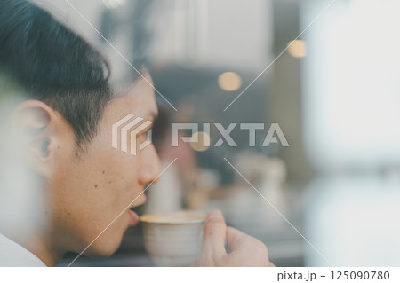 coffee shop 125090780