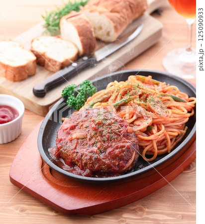 ハンバーグスパゲッティ 125090933
