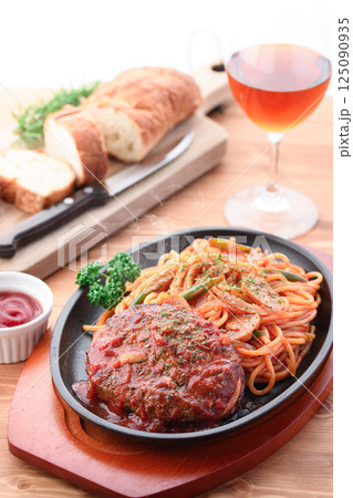 ハンバーグスパゲッティ ハンバーグスパゲッティ 125090935