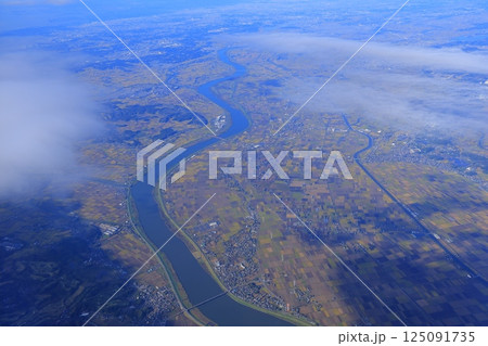 空から見た平野 125091735