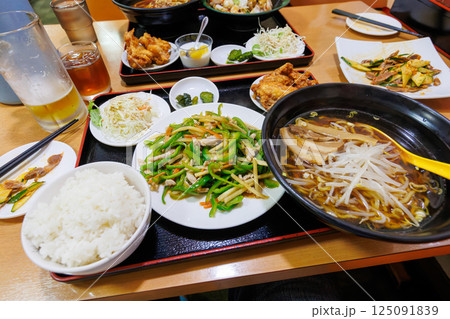 チンジャオロースと唐揚げ、ラーメンのセット。伊東港にある美味しくて安い中華料理店。伊東市静岡県 チンジャオロースと唐揚げ、ラーメンのセット。伊東港にある美味しくて安い中華料理店。伊東市静岡県 125091839
