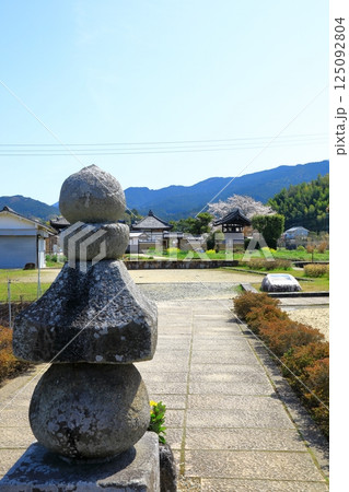 蘇我入鹿首塚と飛鳥寺 125092804