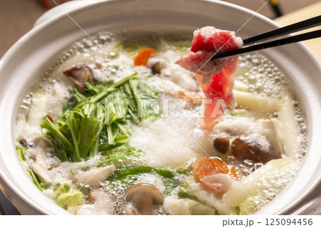 大根おろしの鍋料理 125094456