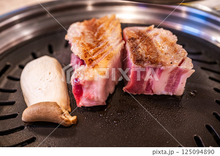 韓国ソウルの焼肉 サムギョプサル 韓国ソウルの焼肉 サムギョプサル 125094890