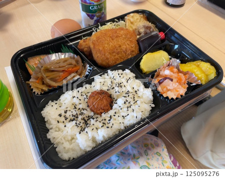 仕出し弁当　お弁当 125095276