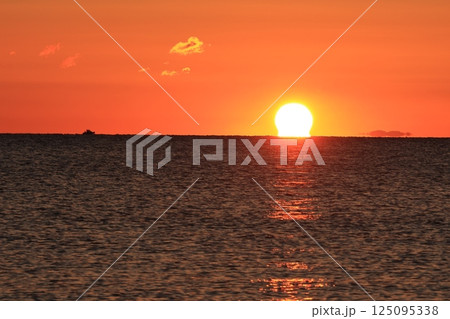 日の出 125095338