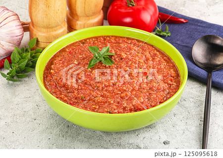 Cold vegan tomato soup Gazpacho Cold vegan tomato soup Gazpacho 125095618
