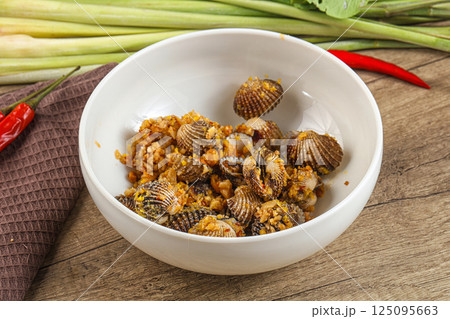 Blood Cockle Fried With Garlic 125095663