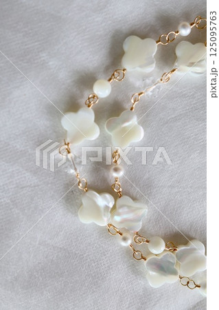 15ミリ花形シェルのロングネックレス(白蝶貝) 15ミリ花形シェルのロングネックレス(白蝶貝) 125095763
