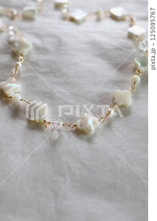 15ミリ花形シェルのロングネックレス(白蝶貝) 15ミリ花形シェルのロングネックレス(白蝶貝) 125095767