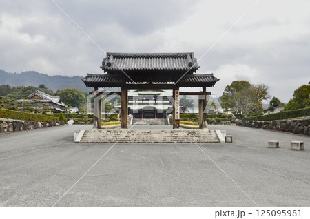 天理教 敷島大教会（奈良県桜井市金屋806-1） 125095981