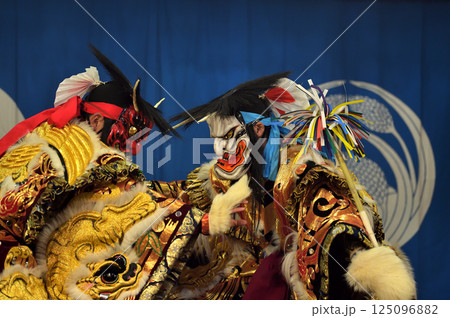 石見神楽 浜田市三宮神社の夜神楽 塵輪(じんりん) 石見神楽 浜田市三宮神社の夜神楽 塵輪(じんりん) 125096882