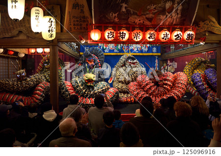 石見神楽　浜田市三宮神社の夜神楽　スサノオノミコト大蛇退治 125096916