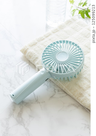 ハンディファン　携帯扇風機 125099213