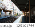 高松の琴平電鉄の駅のホーム 125101766