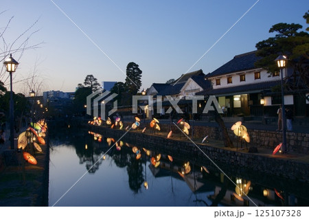 倉敷美観地区 春宵まつりの一日 夜景 倉敷美観地区 春宵まつりの一日 夜景 125107328