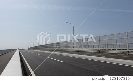 ハイウェイ 125107510