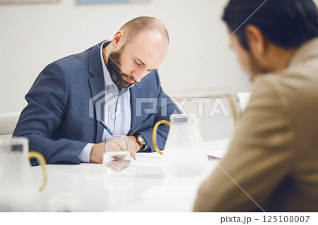 Advanced Sommelier Training Session. Wine Tasting School. Professional Development Courses for Winemakers. 125108007