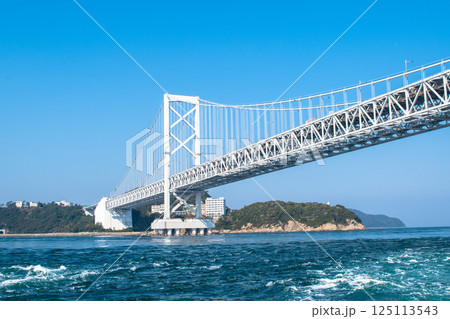 鳴門海峡から見る徳島側の大鳴門橋 鳴門海峡から見る徳島側の大鳴門橋 125113543