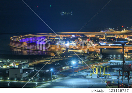 大阪・関西万博の夢洲の夜景(大阪府大阪市此花区) 大阪・関西万博の夢洲の夜景(大阪府大阪市此花区) 125116727