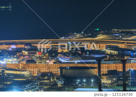 大阪・関西万博の夢洲の夜景(大阪府大阪市此花区) 大阪・関西万博の夢洲の夜景(大阪府大阪市此花区) 125116730