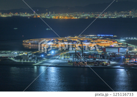 大阪・関西万博の夢洲の夜景(大阪府大阪市此花区) 大阪・関西万博の夢洲の夜景(大阪府大阪市此花区) 125116733
