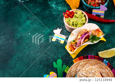 Cinco de Mayo concept with traditional Mexican food 125118948
