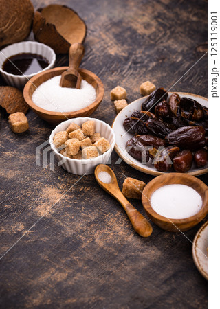 Various sugar replacement, healthy sweetener concept 125119001