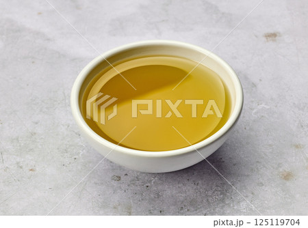 bowl of olive oil 125119704