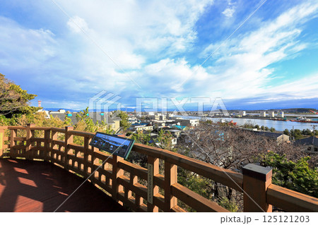 日和山公園　酒田日和山桜まつり　東屋からの眺望 125121203