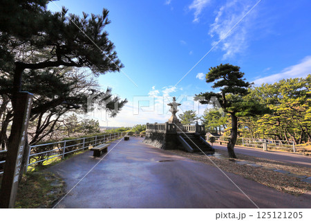日和山公園　酒田日和山桜まつり　常夜灯 125121205