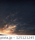 夜空に輝く星と雲 125121245