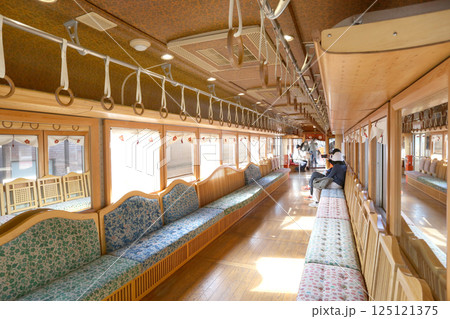 うめ星電車の客席 和歌山電鉄貴志川線 うめ星電車の客席 和歌山電鉄貴志川線 125121375