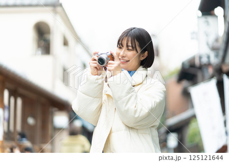 川越を旅行する女性 125121644