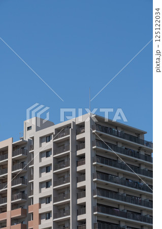 青空に映えるマンション 青空に映えるマンション 125122034