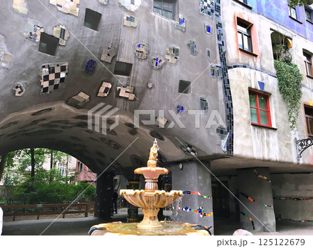 Travel to Vienna in Austria during summer on holiday 125122679