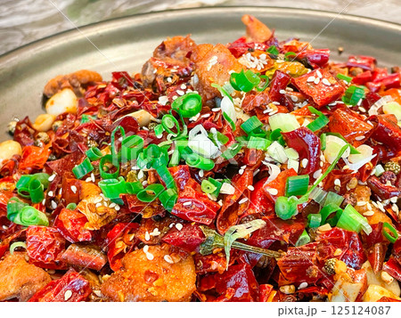 中国四川料理・ラーズーチー（辣子鶏） 125124087