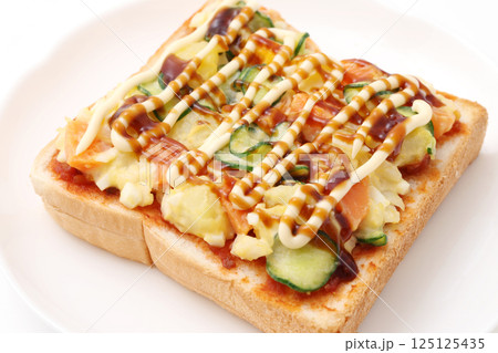 トーストとポテトサラダ トーストとポテトサラダ 125125435