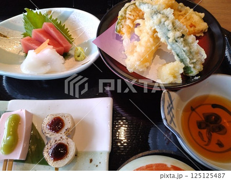 和食御膳 いろいろな料理 和食御膳 いろいろな料理 125125487