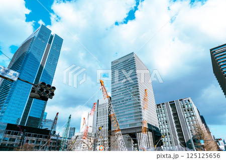 建設工事が続く東京八重洲 鍛冶橋周辺 2025.03　c-4 ライトカラー 125125656