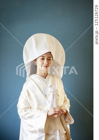 白無垢姿の花嫁 白無垢姿の花嫁 125126726