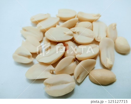 A picture of split Peanuts isolated on white background A picture of split Peanuts isolated on white background 125127715