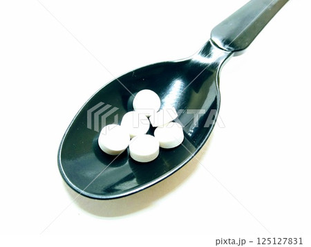 A picture of tablets medicine with selective focus A picture of tablets medicine with selective focus 125127831