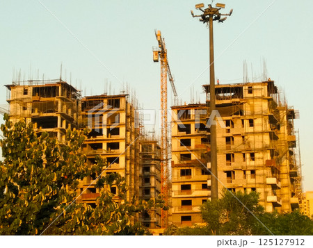 Undercustruction building image with selective focus 125127912