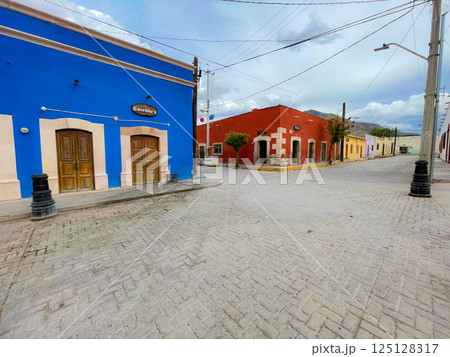 メキシコ・オエハラ鉱山で栄えたマピニ村 125128317