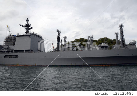 港の護衛艦 港の護衛艦 125129680